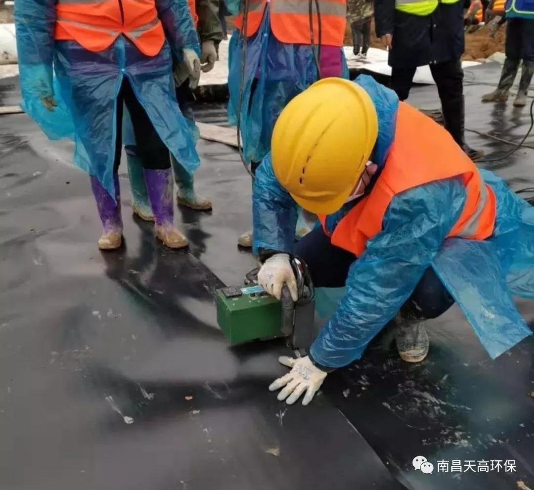 火神山和雷神山医院的“防护衣”：HDPE防渗膜施工工艺详解-南昌抖圈官网环？？？？萍脊煞萦邢薰